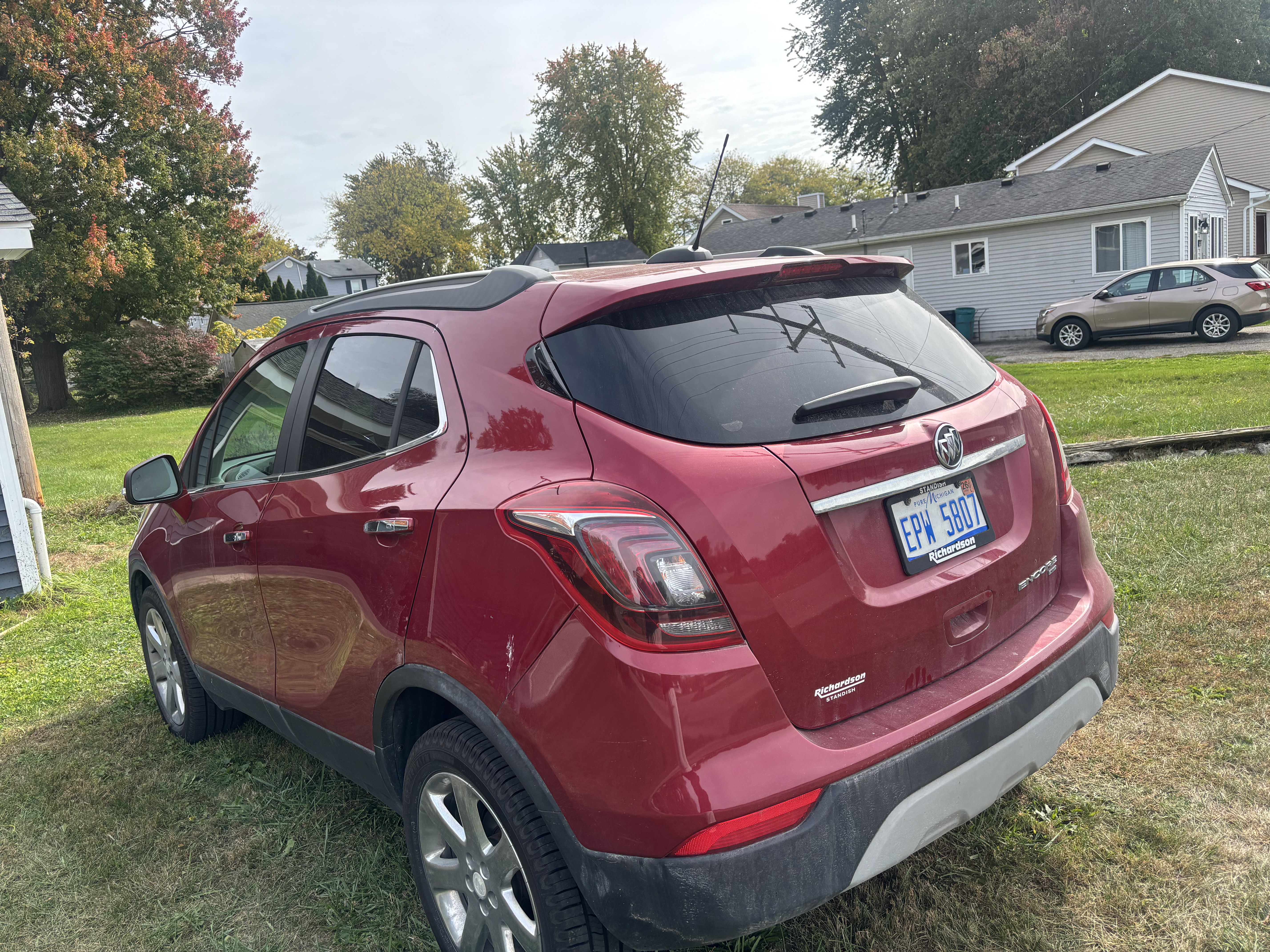 Used 2020 Buick Encore Essence w/ Experience Buick Package AWD/4WD image 2
