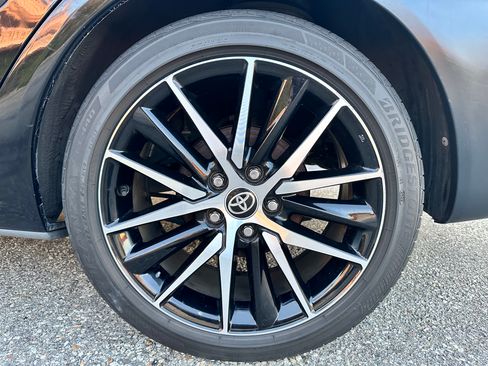 Used 2004 Toyota Camry LE image 8