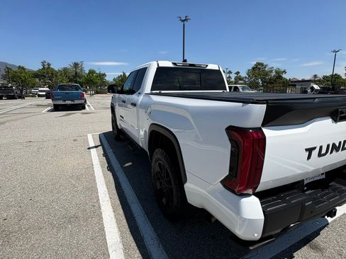 Used 2022 Toyota Tundra SR5 w/ SR5 Convenience Package RWD image 8