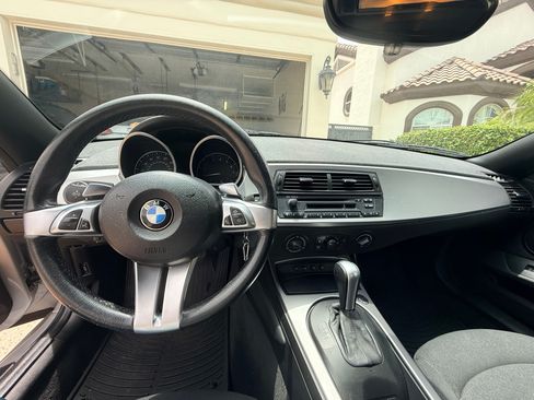 Used 2008 BMW Z4 3.0i RWD image 9