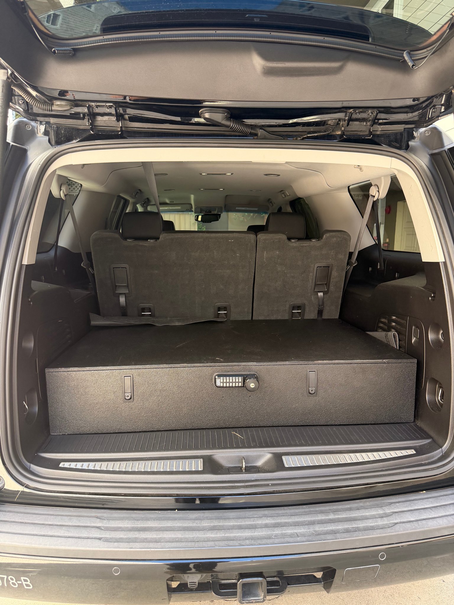 Used 2019 Chevrolet Suburban LT RWD image 14