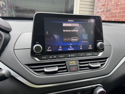 Used 2022 Nissan Altima 2.5 SV image 12