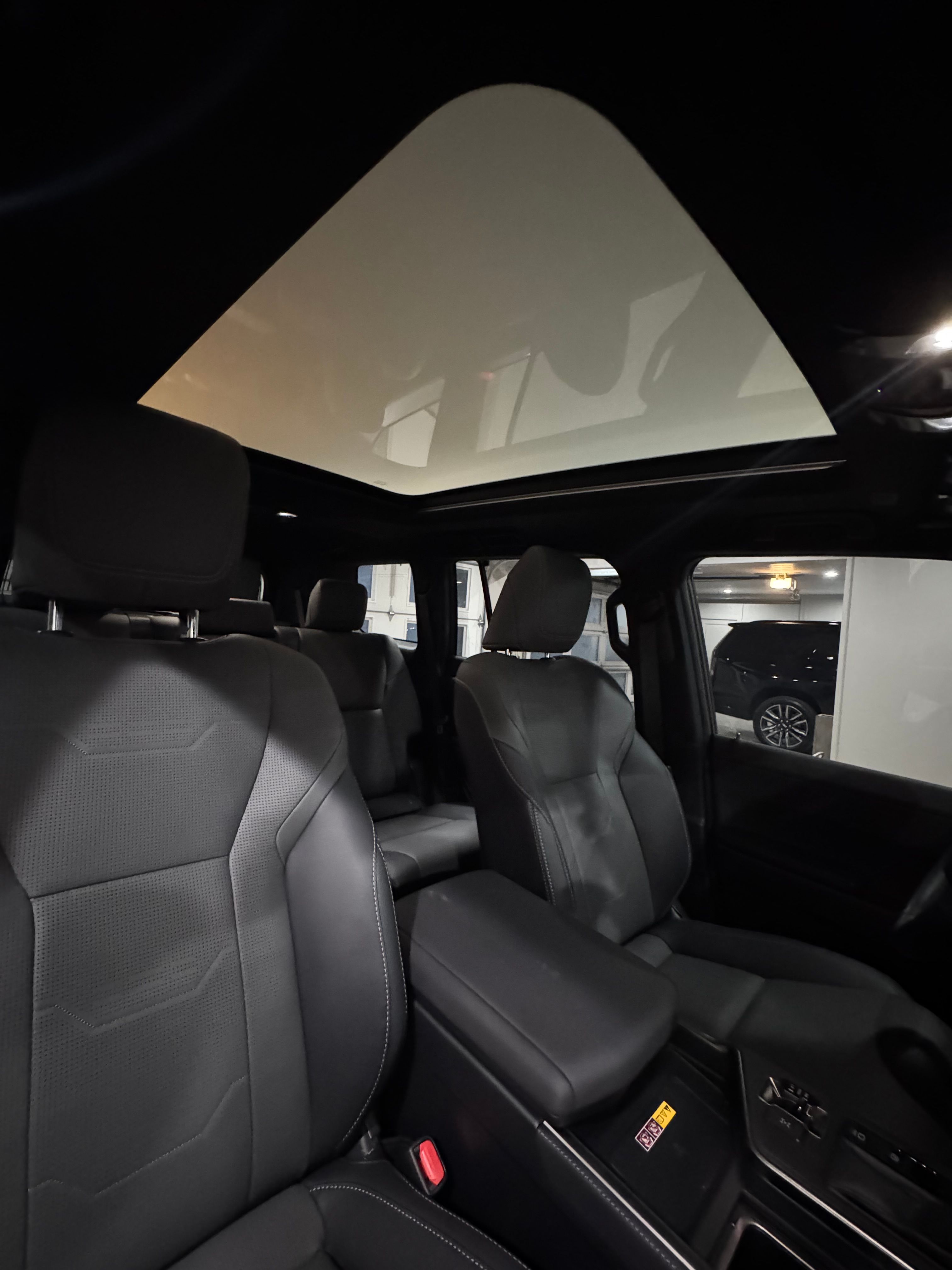 Used 2025 Lexus GX 550 w/ Accessory Package (2T) AWD/4WD image 8