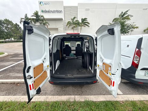 Used 2018 Ford Transit Connect XL image 1