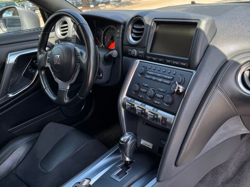 Used 2010 Nissan GT-R Premium AWD/4WD image 14