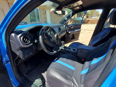 Used 2021 Toyota Tacoma TRD Off-Road w/ Technology Package image 17