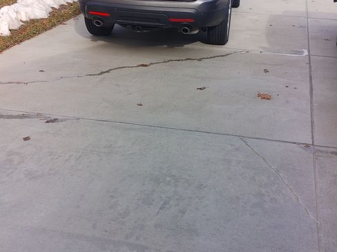 Used 2014 Ford Explorer XLT w/ Equipment Group 201A image 2