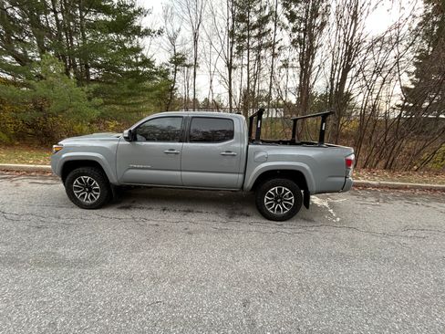 Used 2021 Toyota Tacoma TRD Sport w/ TRD Premium Sport Package image 6
