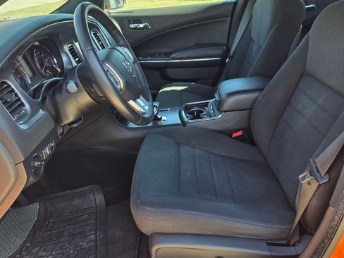 Used 2014 Dodge Charger SXT image 11