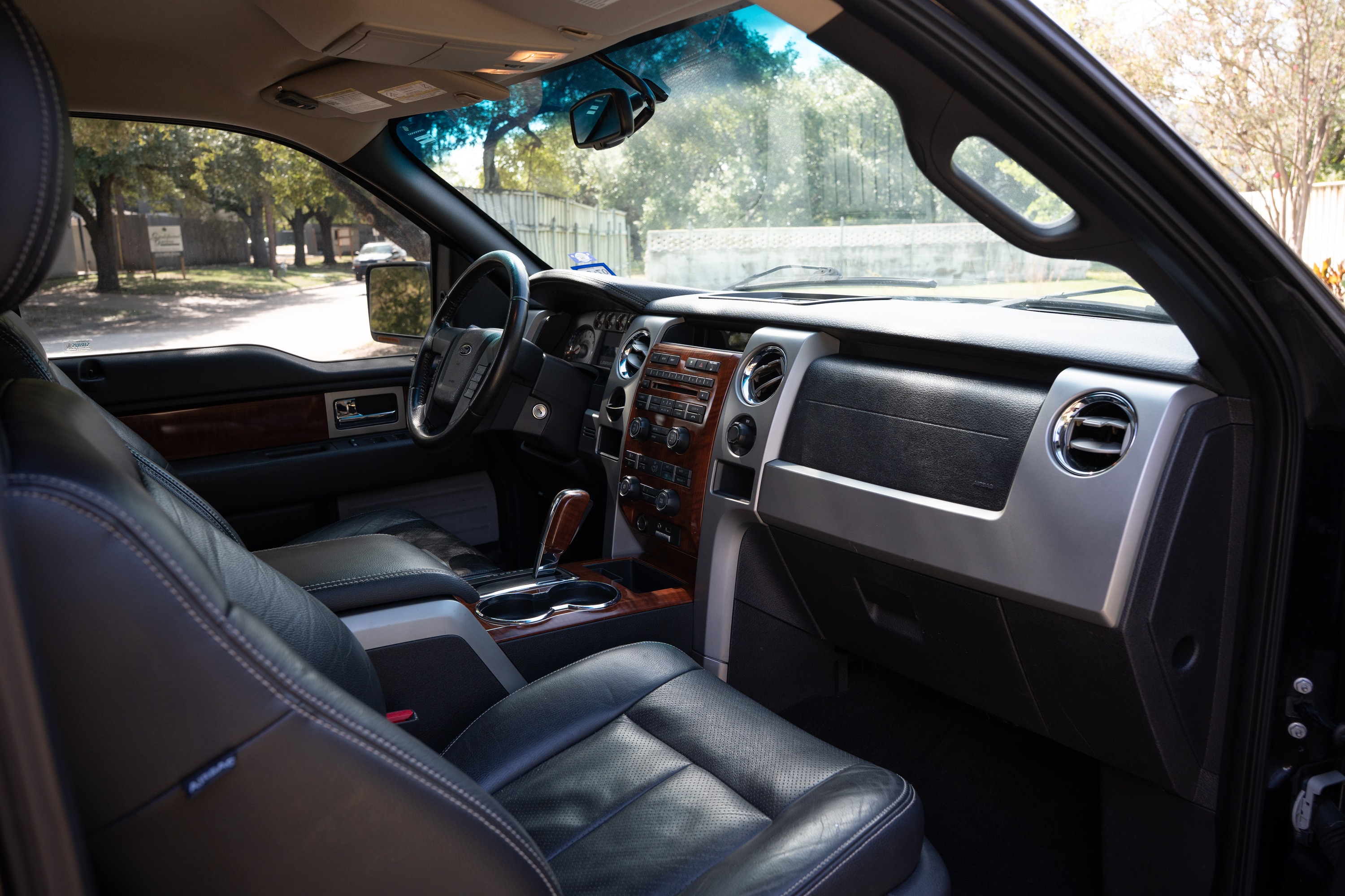 Used 2010 Ford F150 Lariat RWD image 8