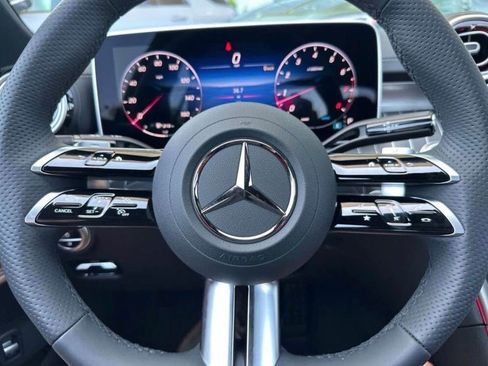 Used 2024 Mercedes-Benz C 300 Sedan image 18