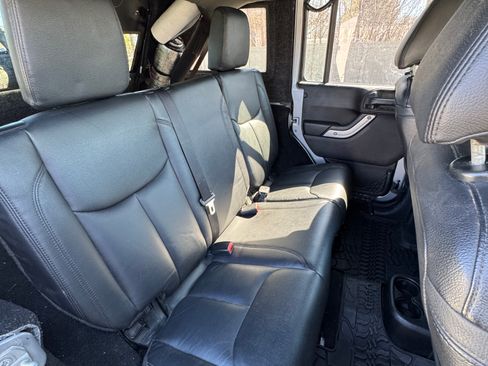 Used 2014 Jeep Wrangler Unlimited Sport image 10