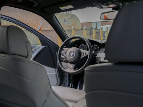 Used 2007 BMW M5 image 10