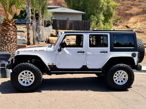 Used 2016 Jeep Wrangler Unlimited Sahara w/ Max Tow Package image 2