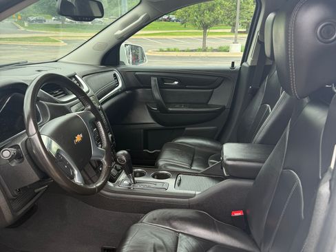Used 2017 Chevrolet Traverse LT AWD/4WD image 6