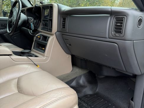 Used 2006 Chevrolet Silverado 3500 LT w/ Heavy-Duty Power Package image 15