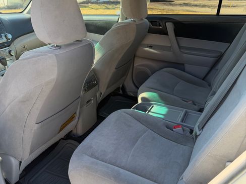 Used 2012 Toyota Highlander 4WD w/ Tech Pkg image 10