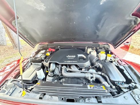 Used 2021 Jeep Gladiator Rubicon AWD/4WD image 8