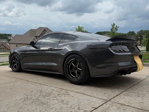 Used 2019 Ford Mustang GT w/ Black Accent Package RWD image 8