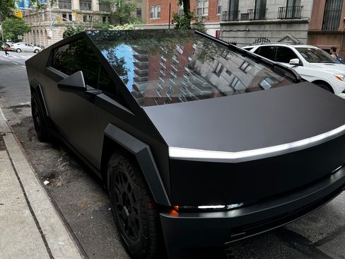 Used 2024 Tesla Cybertruck AWD Crew Cab image 1