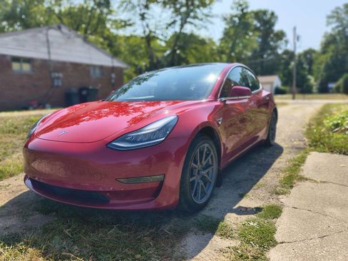Used 2018 Tesla Model 3 Long Range image 1