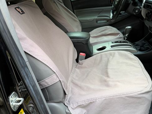 Used 2013 Toyota Tacoma 4x4 Double Cab w/ TRD Sport Pkg image 6