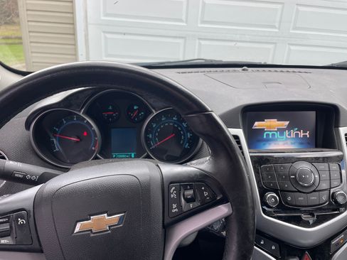 Used 2014 Chevrolet Cruze LT w/ Technology Package image 10