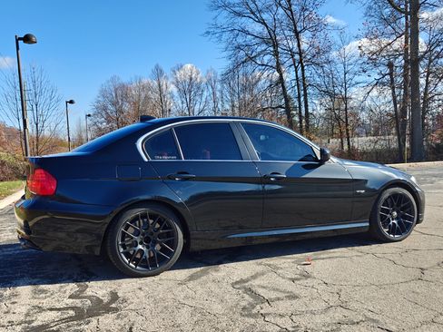 Used 2009 BMW 335i xDrive Sedan AWD/4WD image 10