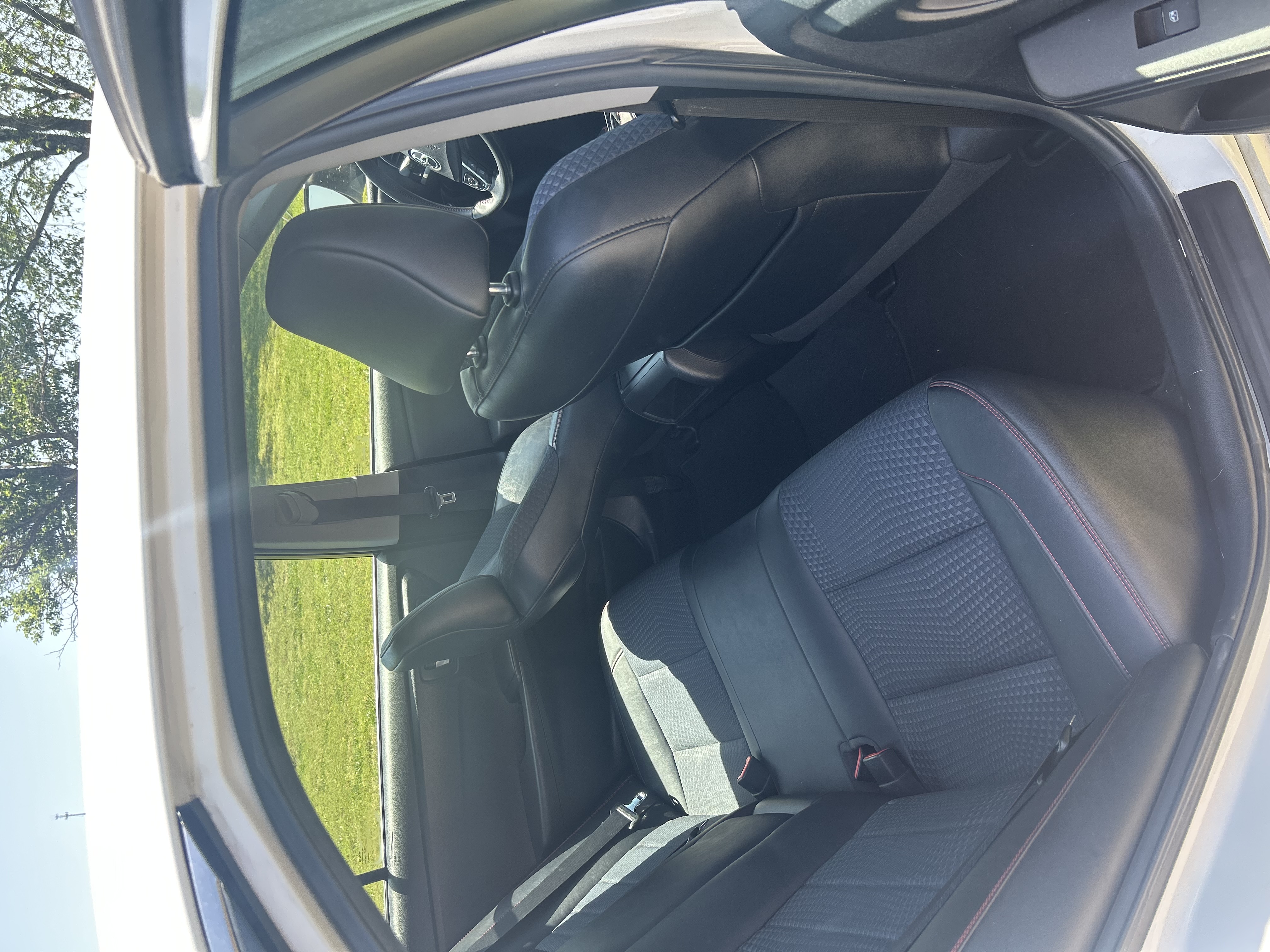 Used 2015 Toyota Camry SE FWD image 10