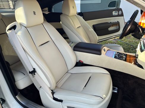 Used 2016 Rolls-Royce Wraith image 9