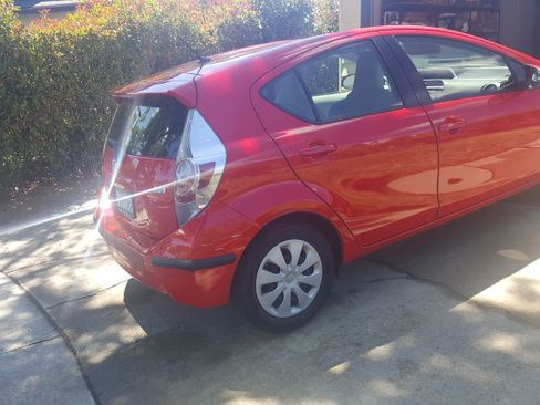 Used 2014 Toyota Prius C One image 6