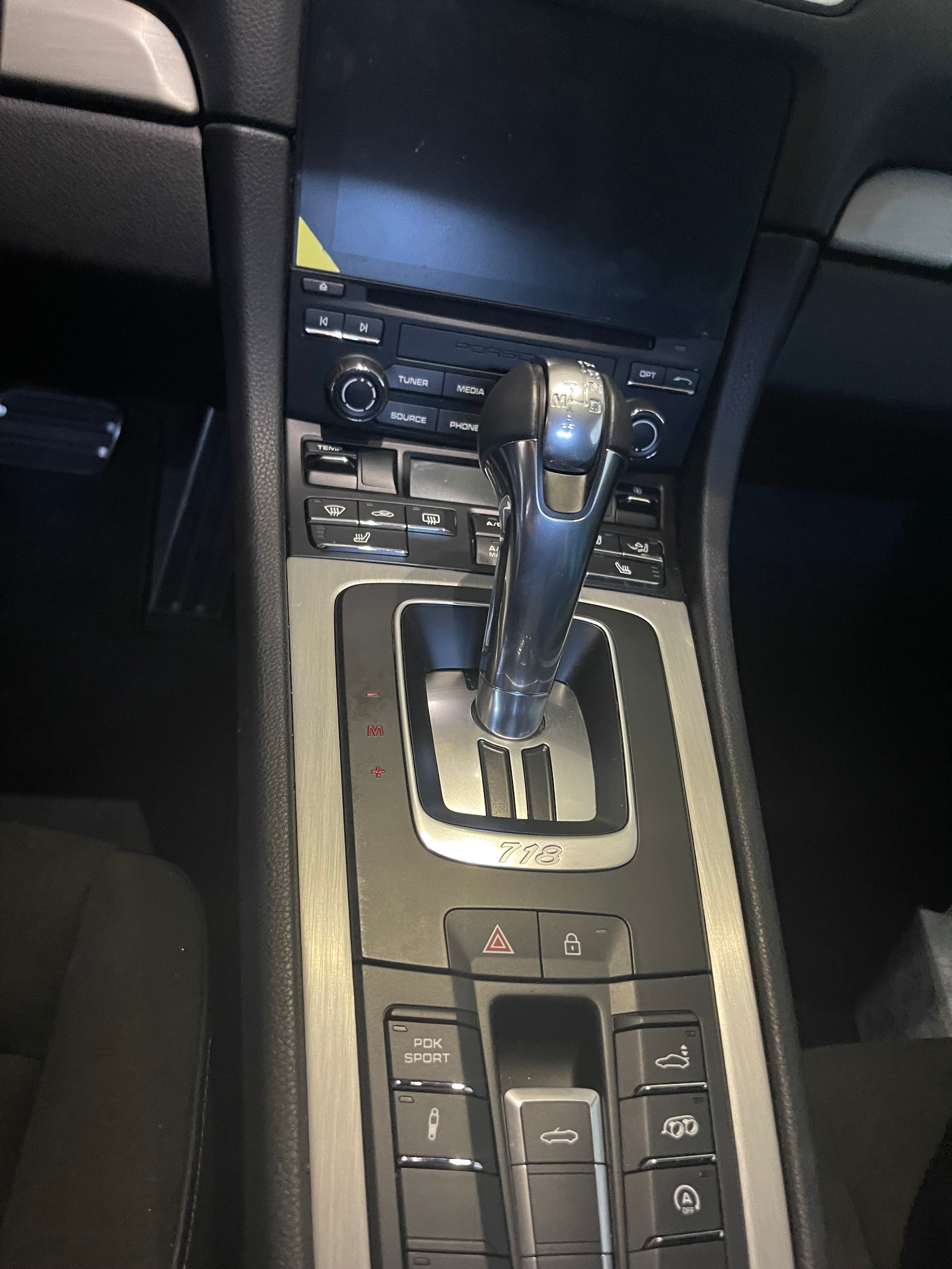 Used 2021 Porsche 718 Boxster Spyder RWD image 9