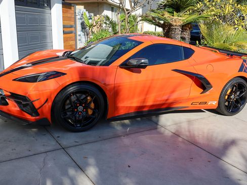 Used 2021 Chevrolet Corvette Stingray Preferred Cpe w/ Z51 Performance Package image 2