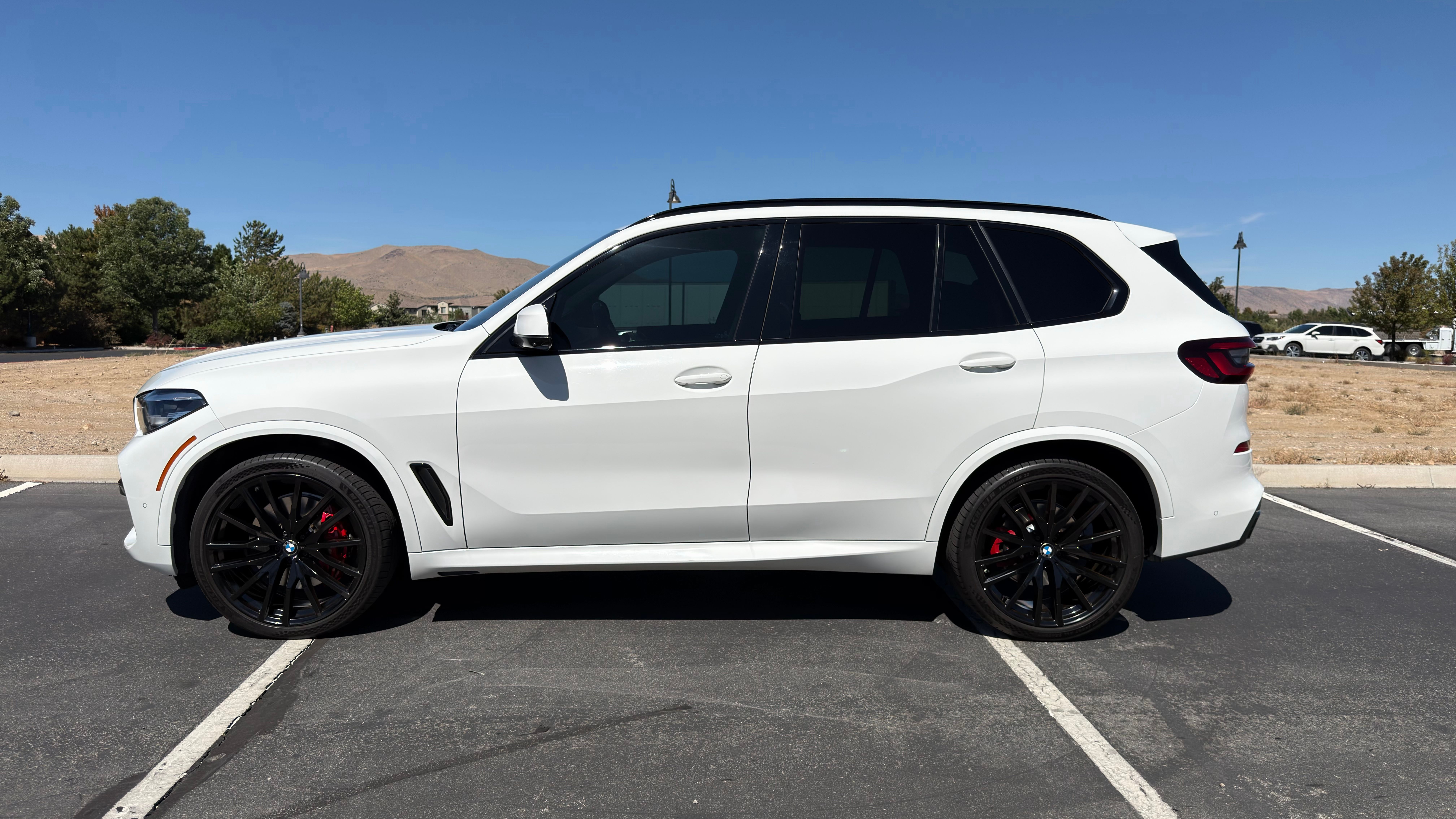 Used 2022 BMW X5 xDrive40i w/ M Sport Package AWD/4WD image 4