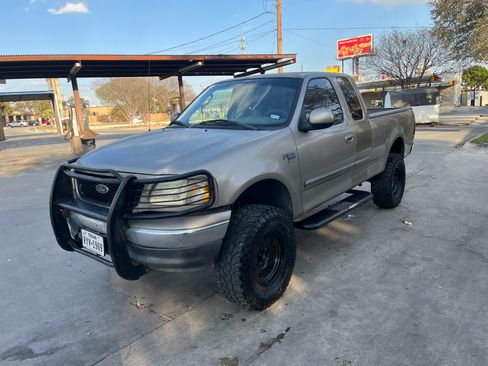 Used 2003 Ford F150 XLT image 6