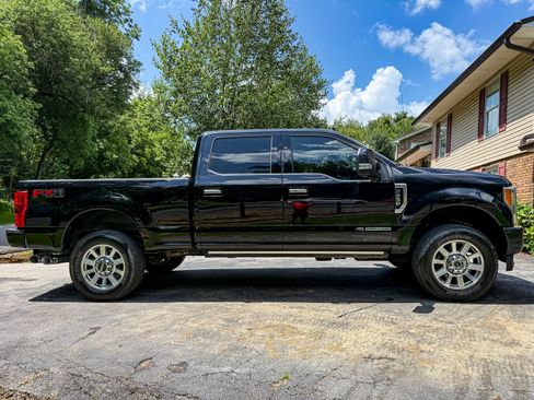 Used 2019 Ford F250 Limited AWD/4WD image 11