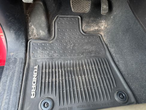 Used 2014 Toyota Tundra SR5 w/ SR5 Upgrade Package image 17