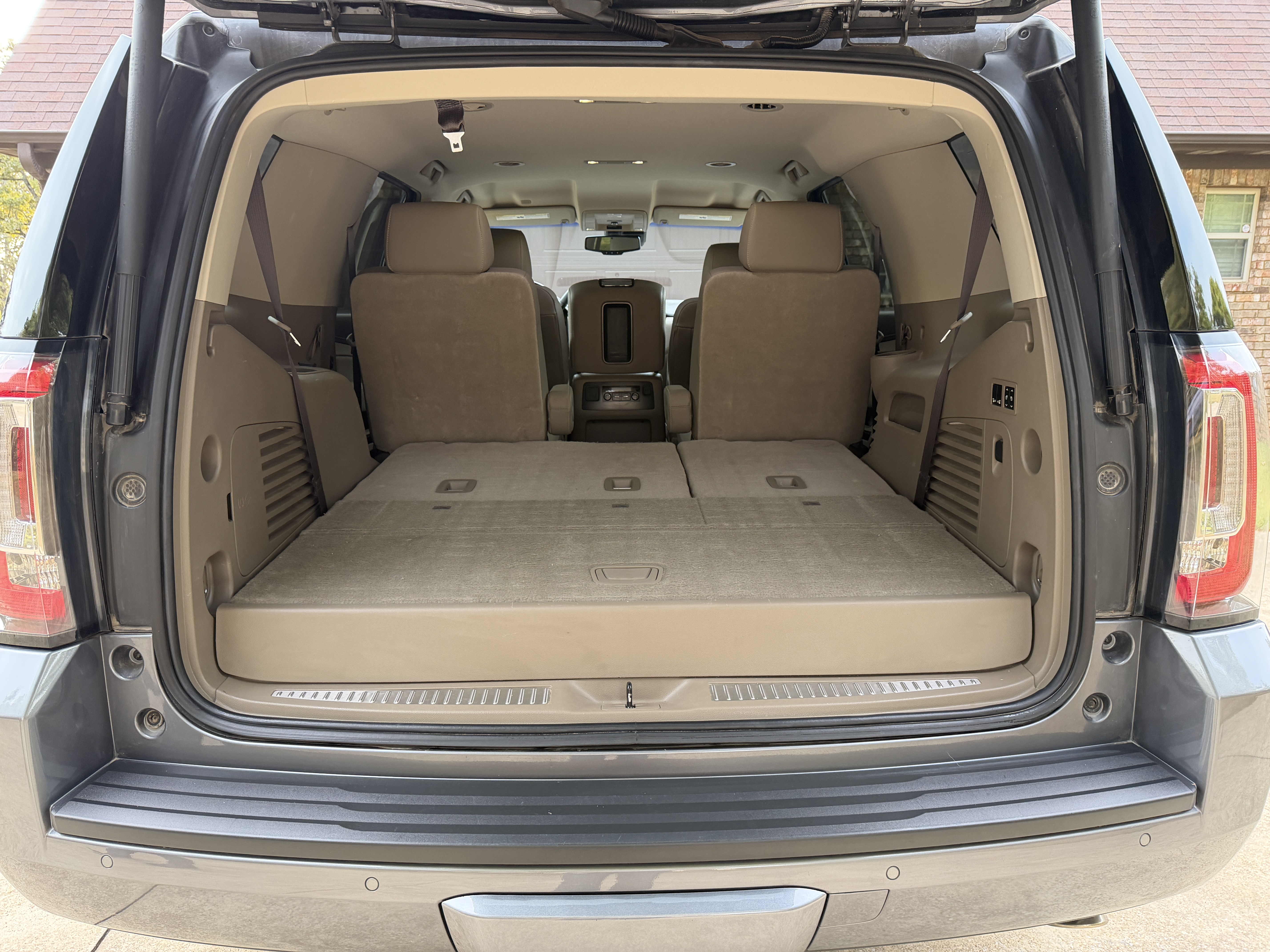 Used 2020 GMC Yukon SLT w/ Premium Edition RWD image 21