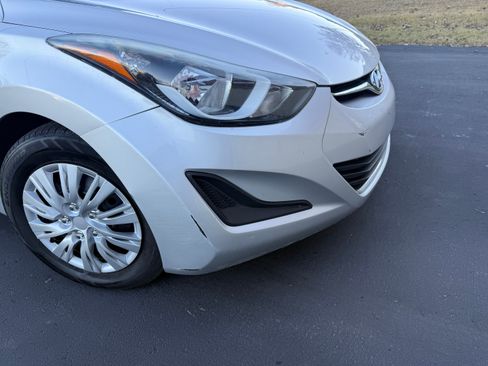 Used 2016 Hyundai Elantra SE image 19