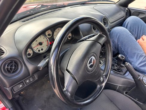 Used 2002 MAZDA MX-5 Miata image 12