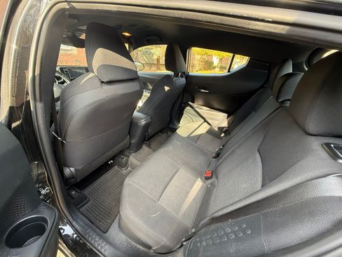 Used 2018 Toyota C-HR image 9