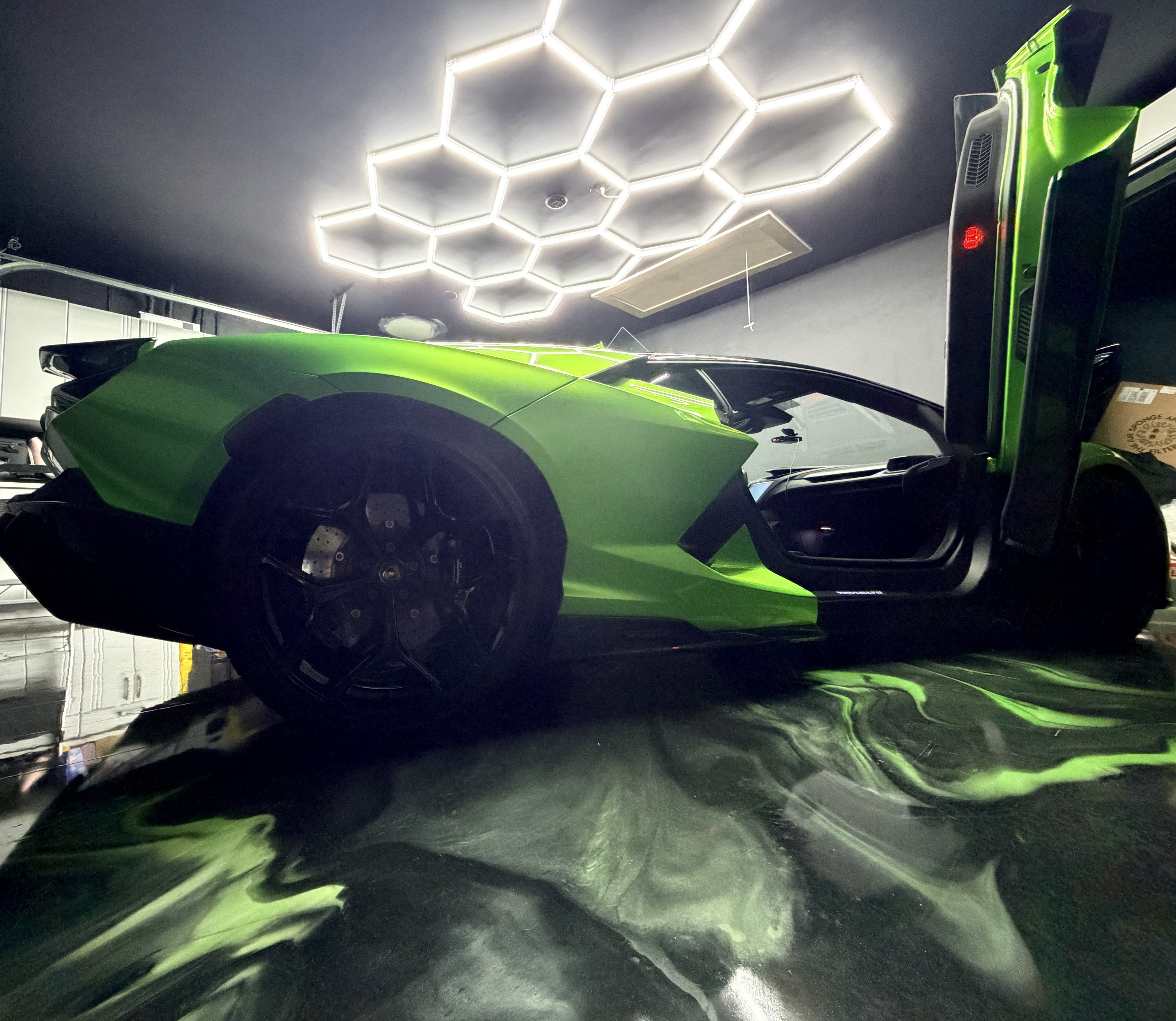 Used 2025 Lamborghini Revuelto AWD/4WD image 12