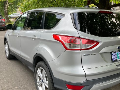 Used 2014 Ford Escape SE FWD image 9