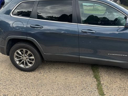 Used 2021 Jeep Cherokee Latitude Lux w/ Sun & Sound Group AWD/4WD image 9