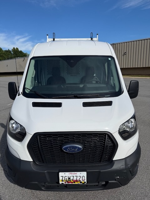Used 2024 Ford Transit 250 148 Medium Roof RWD image 2