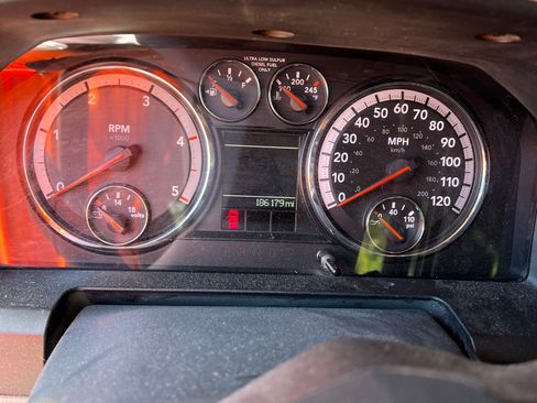 Used 2012 RAM 2500 ST w/ Chrome Appearance Group image 6