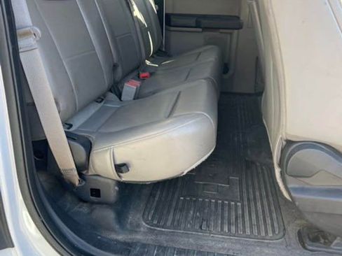 Used 2019 Ford F550 XL Cab & Chassis 4D image 2