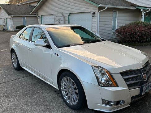 Used 2010 Cadillac CTS Premium image 2