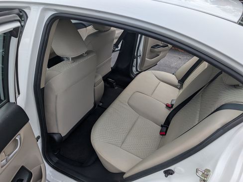 Used 2015 Honda Civic SE image 6