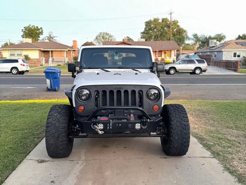 Used 2012 Jeep Wrangler Sport w/ Connectivity Group image 7